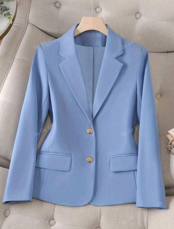 Elegant Monochrome Short Coat with Gold Button Detail and Waist Shaping - Image 2